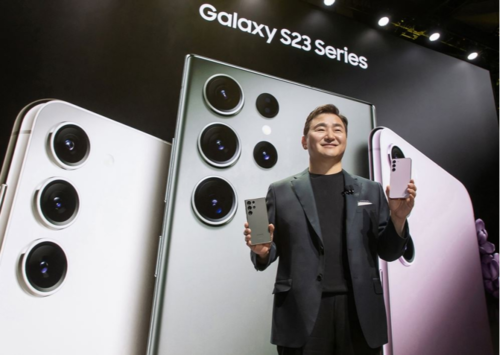 “Samsung” шинэ утасуудаа танилцууллаа